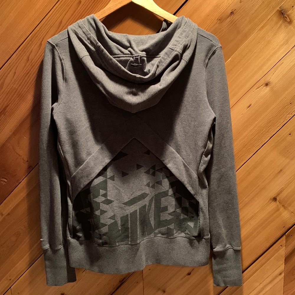 Nike Dri-Fit gray hooded zip-up sweatshirt